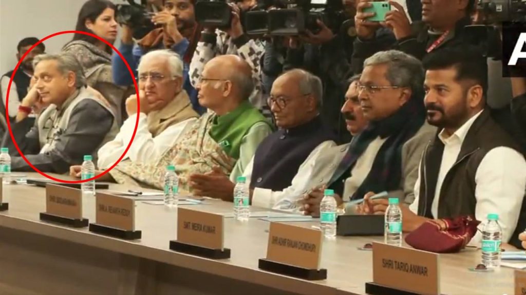 Shashi Tharoor Attended The Cwc Meeting In Delhi