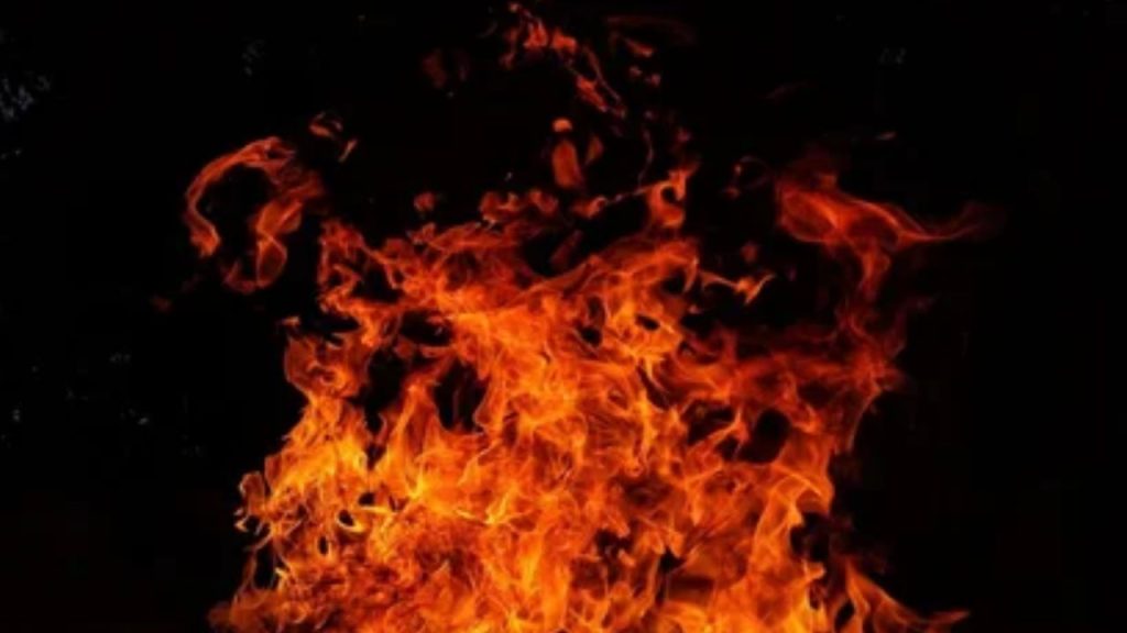 Nallakunta Crime Man Burns Wife Alive Before Children Arrested