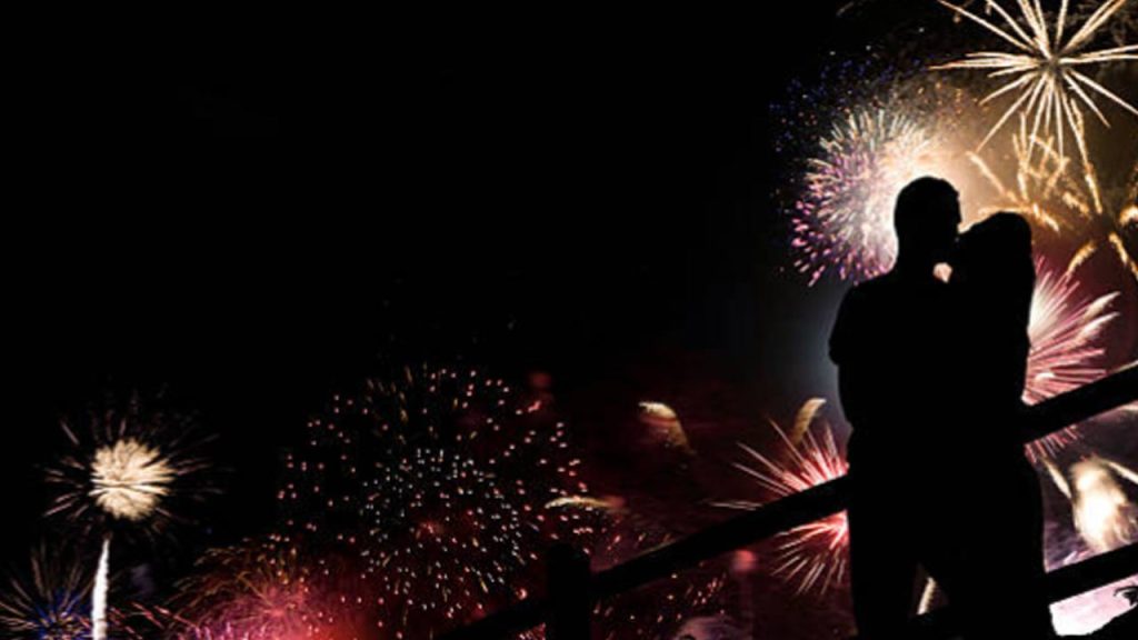 New Years Midnight Kiss Heres Real Story Behind This Tradition