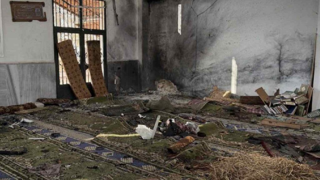 8 Killed 18 Injured In Mosque Bombing In Syria During Friday Prayers