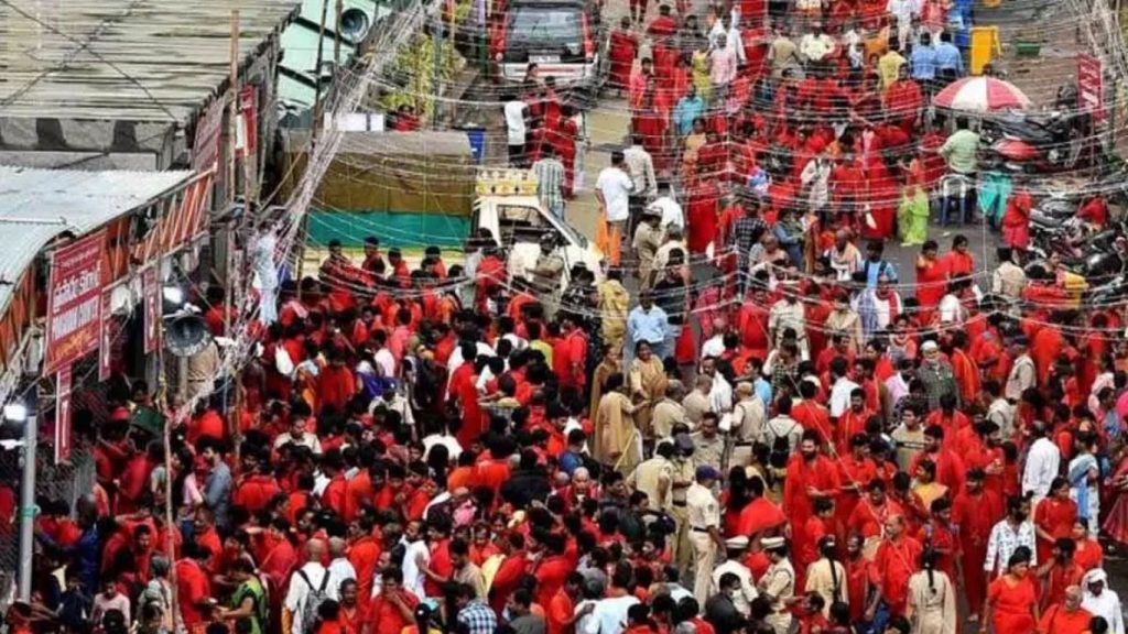 Bhavani Deeksha Conclusion At Indrakeeladri 1 5 Lakh Devotees Expected In Vijayawada