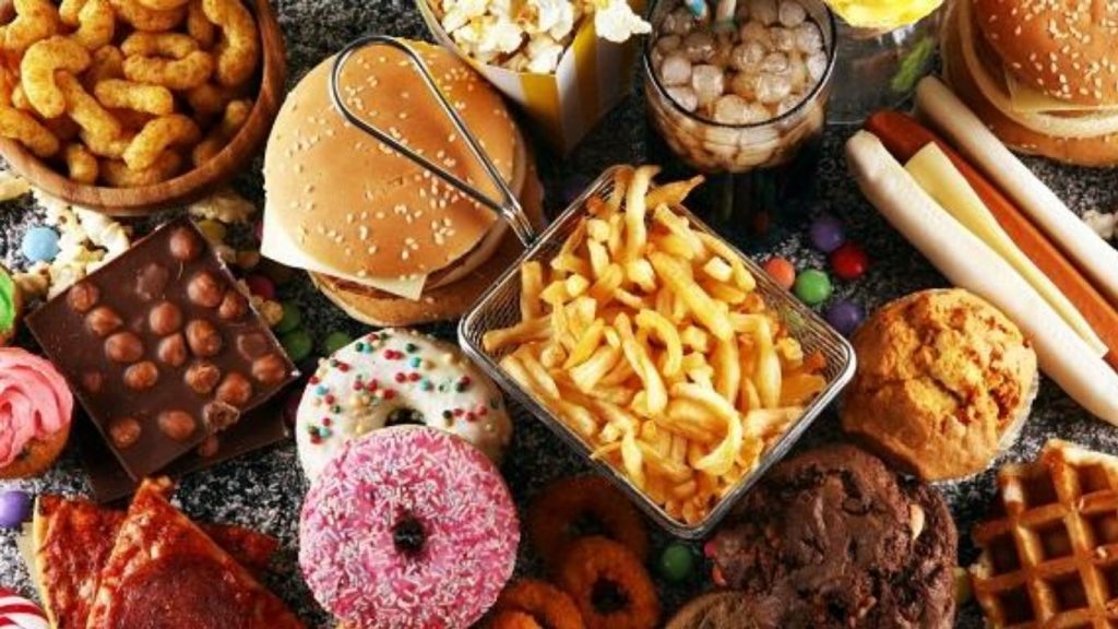 Health Risks Of Eating Junk Food Every Evening Impact On Your Body