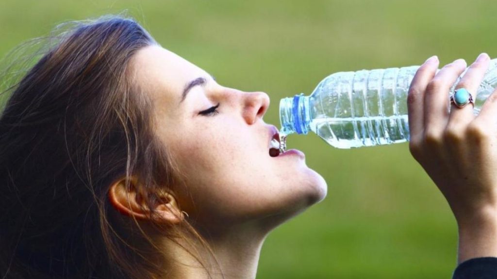 Health Risks Of Drinking Water From Plastic Bottles Microplastics Safety Tips