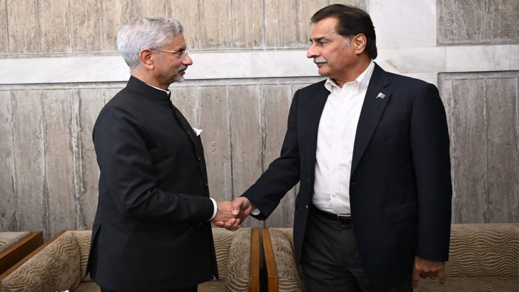 Jaishankar Meets Pakistan Speaker In Bangladesh