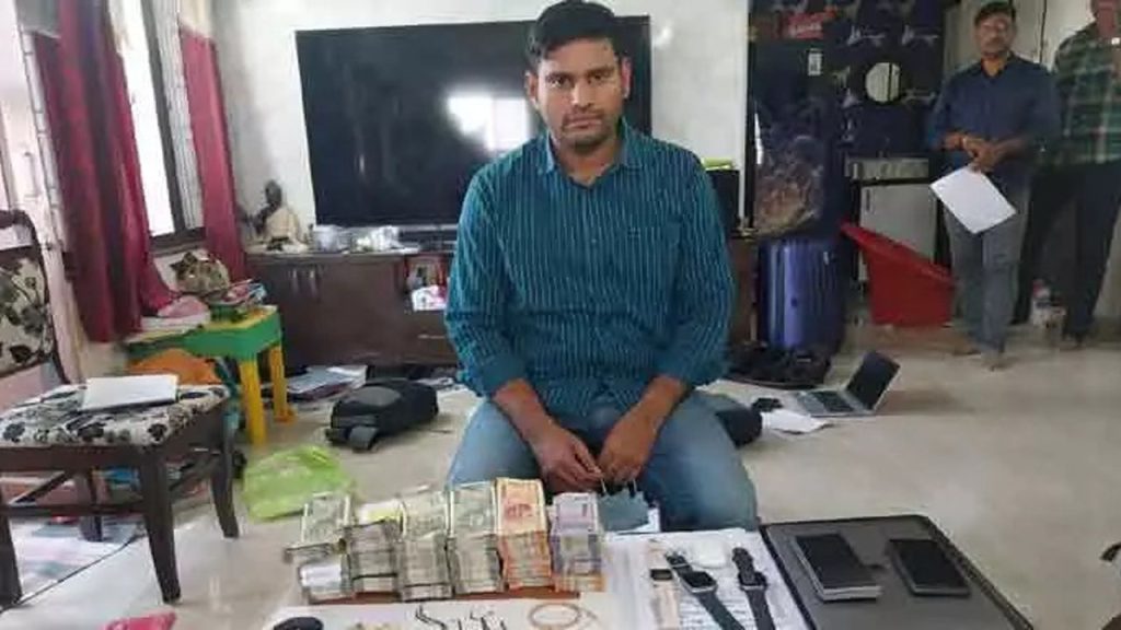Acb Raids Gajwel Tahsildar Sravan Kumar Disproportionate Assets Karimnagar