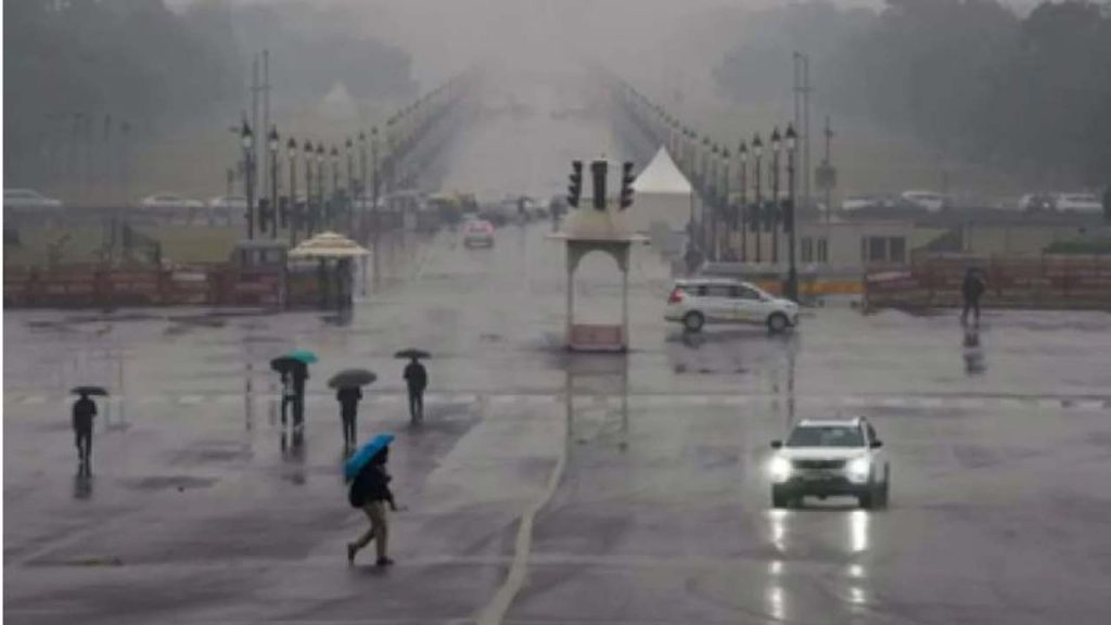 Delhi Rain Storm Thunder Heavy Rain Traffic Disruptions