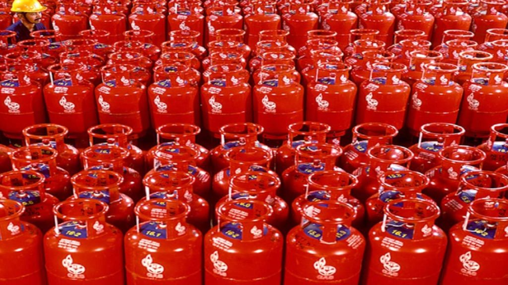 Lpg Shortage Government Boosts Supply Of 5kg Ftl Cylinders Across India