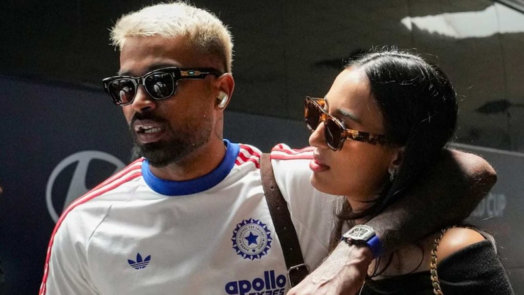 Hardik Pandya Introduces Girlfriend Mahika Sharma To Gautam Gambhir Viral Video