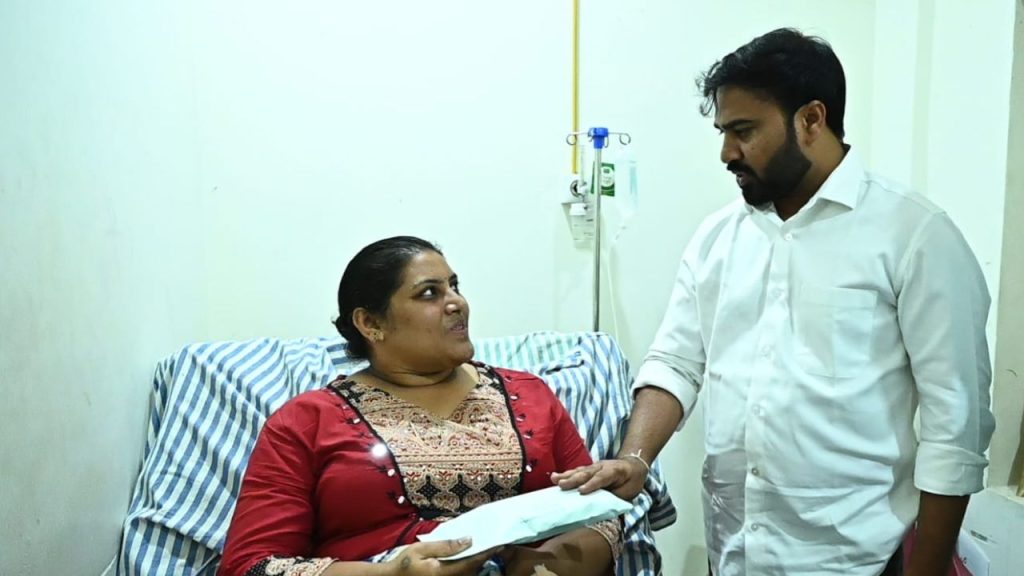 Ap Sap Chairman Ravi Naidu Extends Financial Help To Ailing Powerlifter Chandrika
