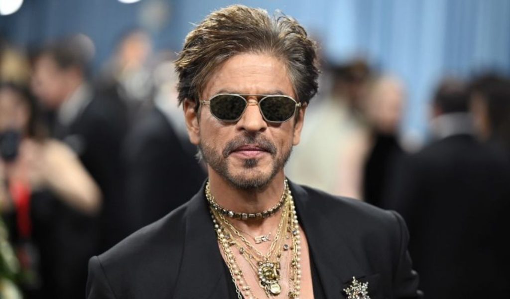 Shah Rukh Khan To Quit Action Movies King Khan Shifts Focus To Mature Romance With Farah Khan