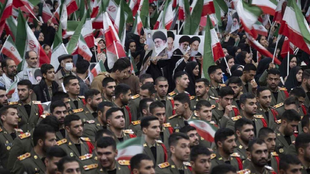 Us Drops Bunker Buster Bombs On Isfahan Irans Irgc Warns To Cut Off Legs Of Invaders