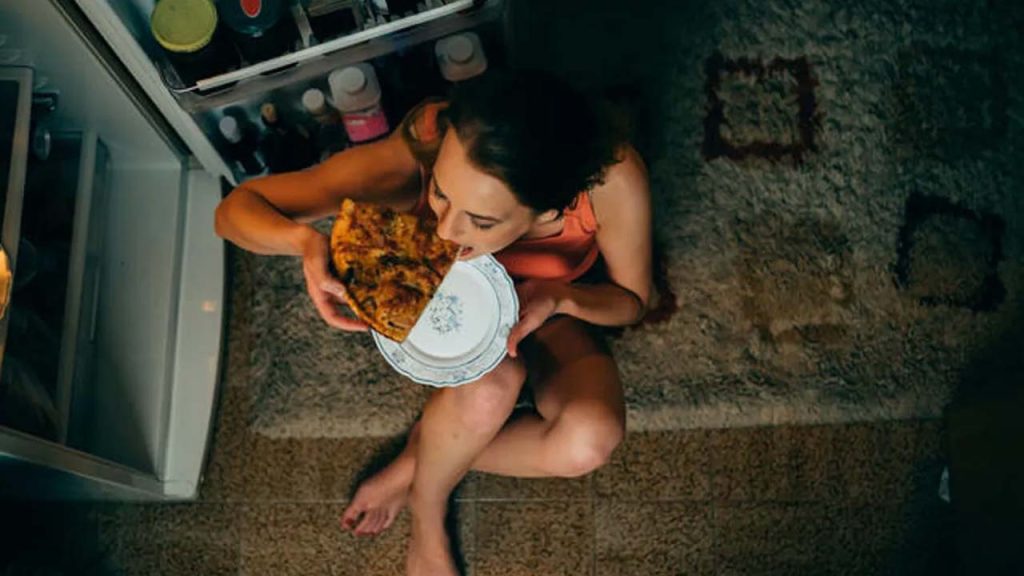 Late Night Hunger Health Reasons Doctors Warning