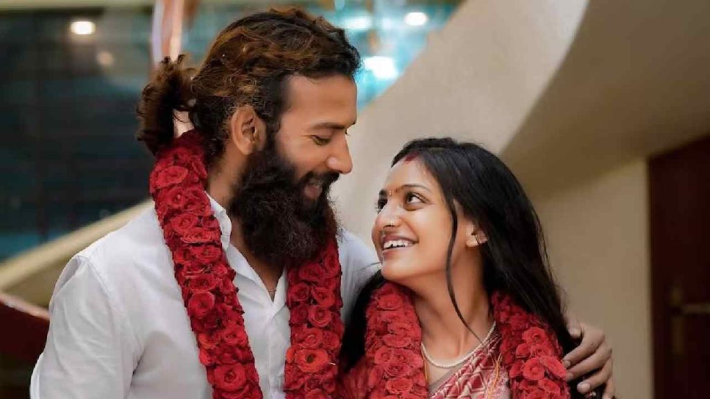 Monalisa Kumbh Mela Fame Marries Farman Khan Controversy