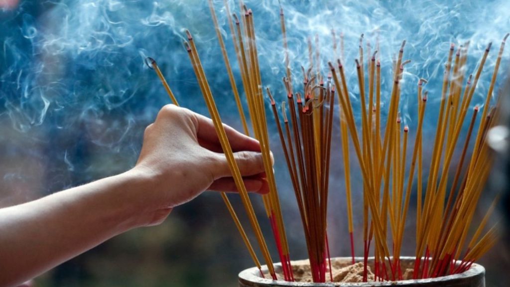 Rajahmundry Agarbatti Scam 25 Crore Fraud Traps 3000 Women In Andhra Pradesh