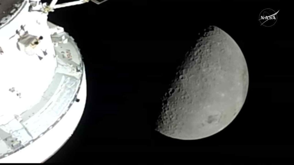 Nasa Artemis 2 Moon Distance Record Communication Restored Apollo 13