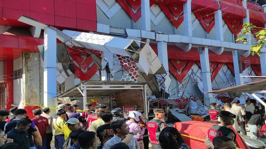 Indonesia Earthquake 7 6 Magnitude Tsunami Waves Damage Ternate