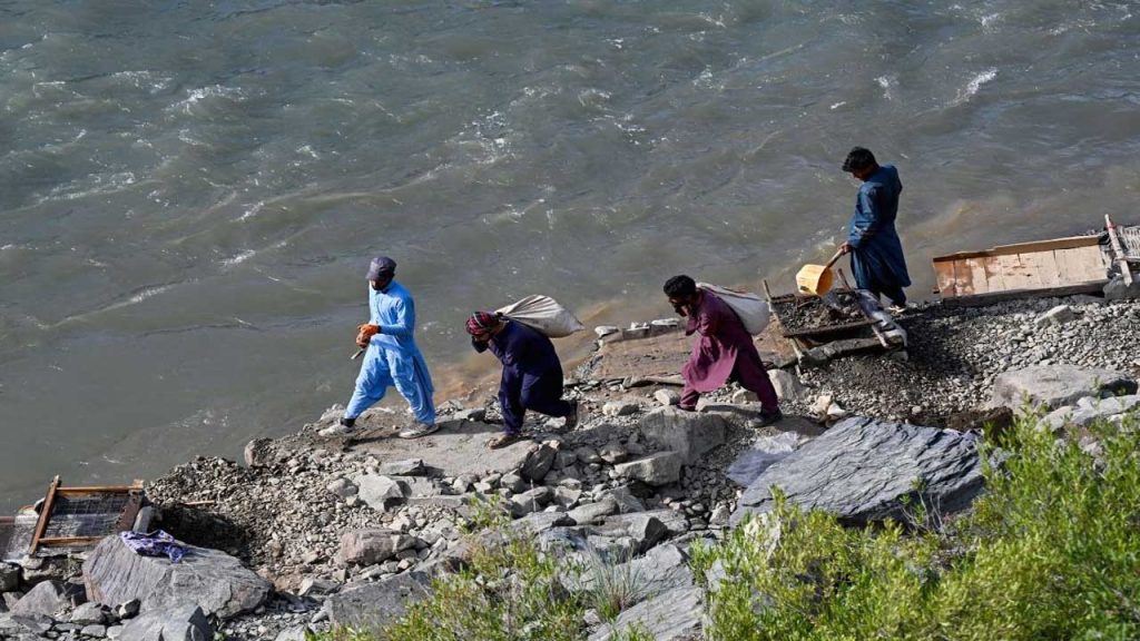 Afghanistan Villagers Gold Panning Kunar River Economic Crisis