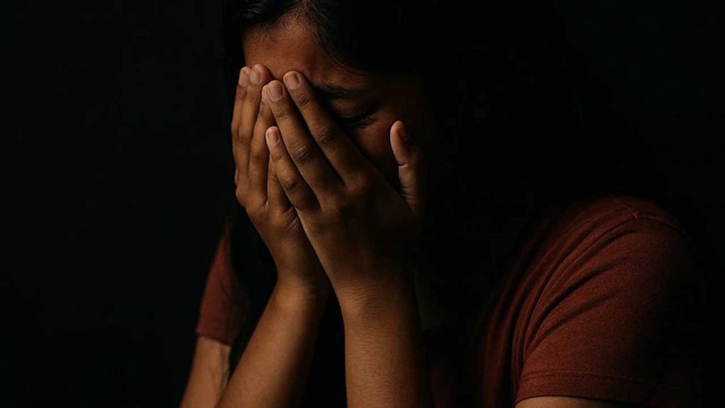 Bengaluru Man Arrested Deceiving Girl Pregnancy Abandonment Case