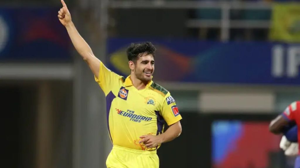 Mukesh Choudhary Leaves Ipl 2026 Csk Faces Setback After Personal Tragedy