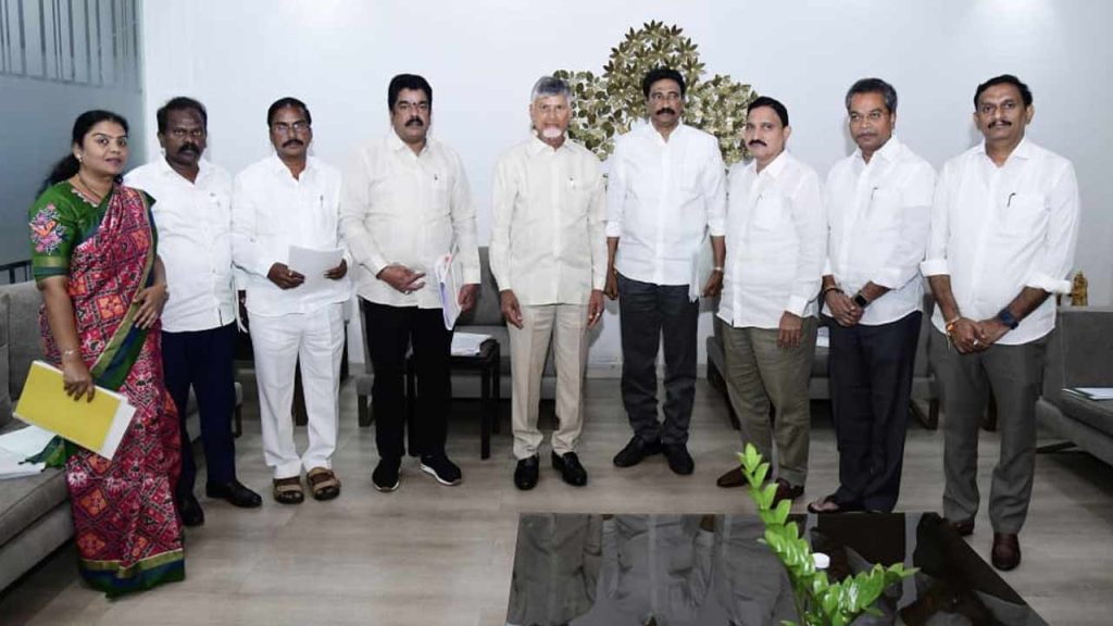 Cm Chandrababu Holds Special Meeting With Ntr District Public Representatives