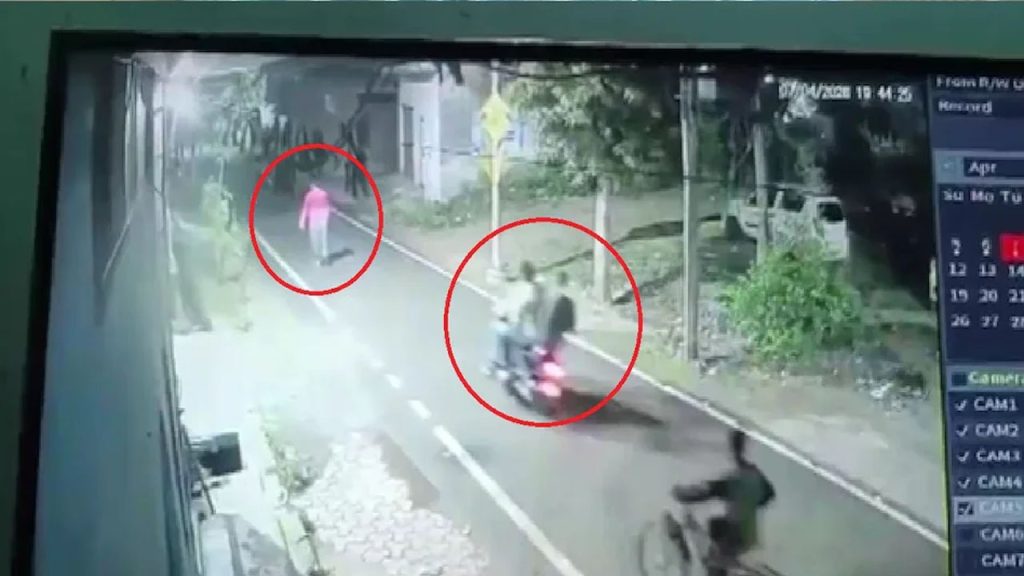 Thappad Gang Muzaffarnagar Slapping Attacks Cctv Viral