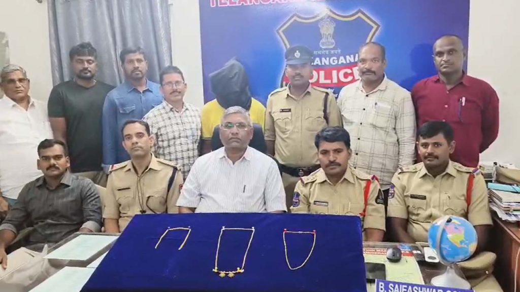 Retired Army Officer Involved In Chain Snatching Arrested By Railway Police