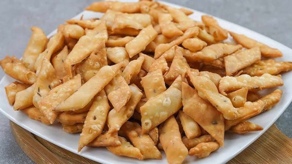 Diamond Chips Recipe Namak Pare Homemade Snack