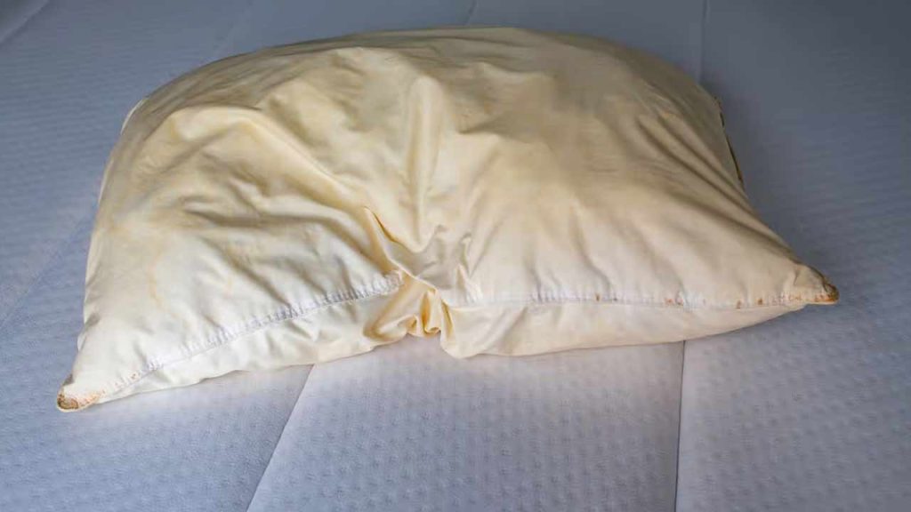 How To Remove Oil Stains From Pillow Covers Easy Home Tips
