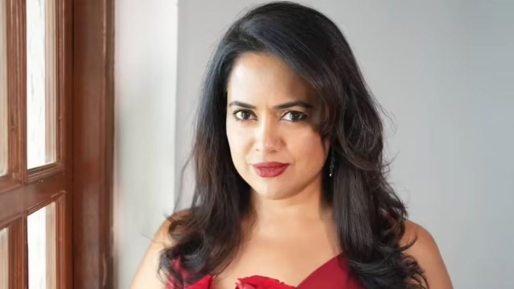 Actress Sameera Reddy Comments On Bollywood Airport Look And Luxury Brand Pressure