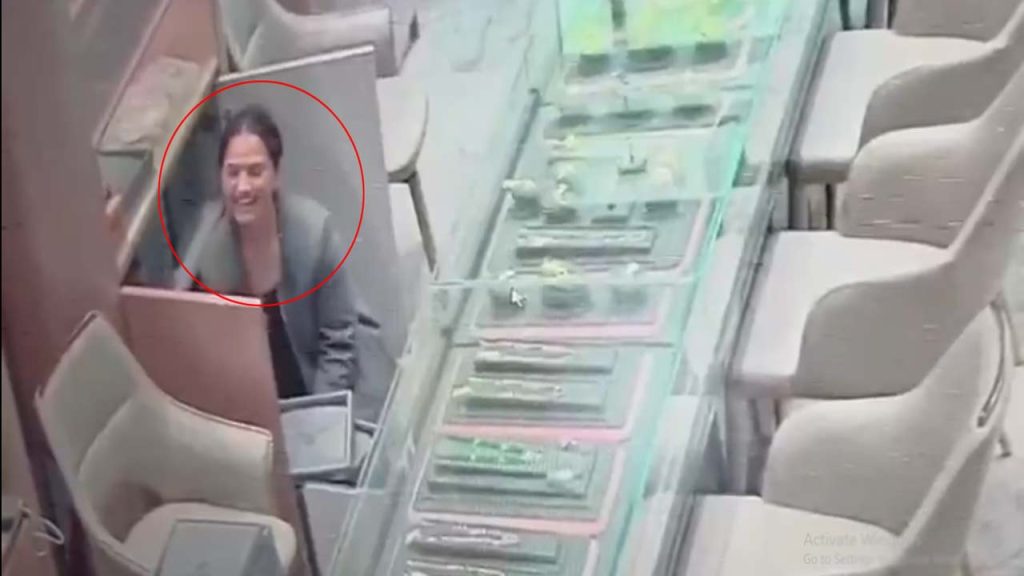 Ahmedabad Jewellery Shop Employee Steals Gold Caught On Camera