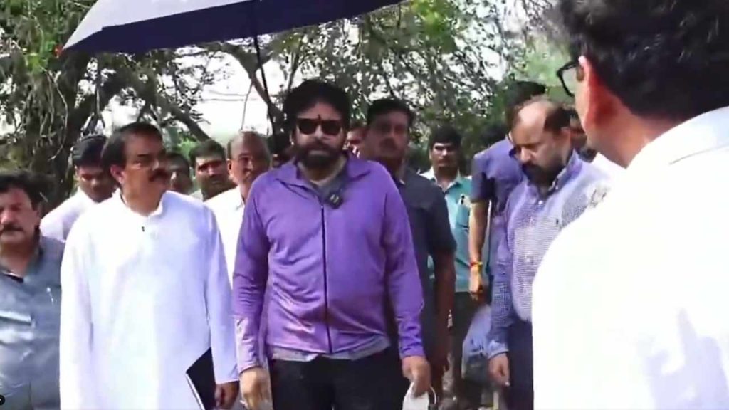 Pawan Kalyan Inspects Godavari Pollution In Rajahmundry Warns Industries