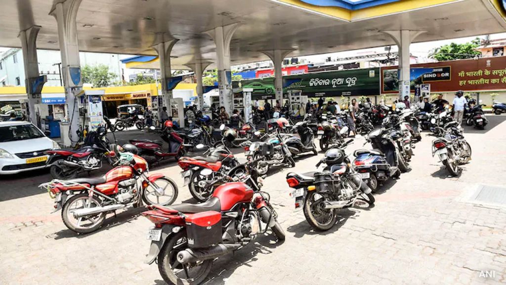India Restricts Bulk Petrol Diesel Purchases From Retail Pumps Amid Middle East Tensions