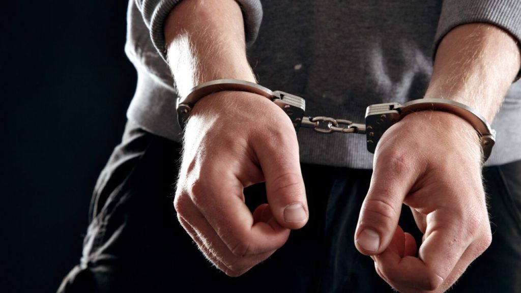 East Godavari Serial Burglar Arrested Repeat Offender Nabbed With Gold Worth Rs 58 Lakh
