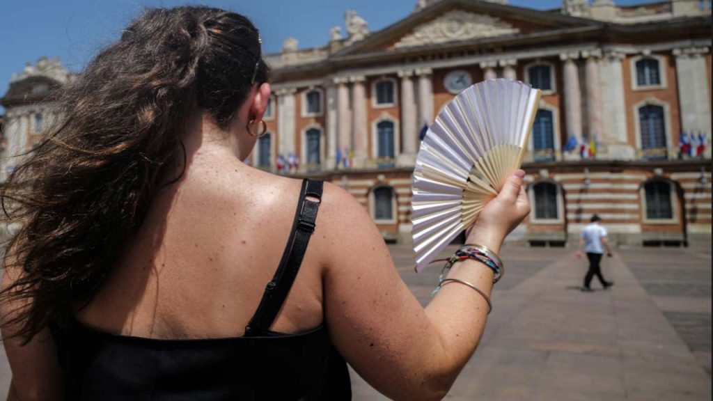France Heatwave Deaths Europe Extreme Temperatures Red Alert