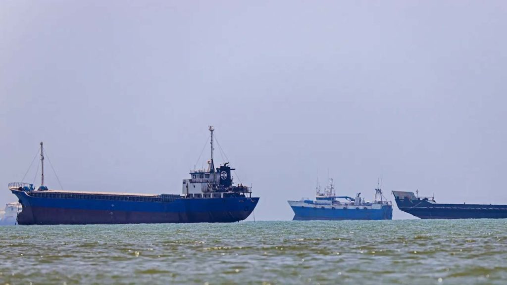 Iran Closes Strait Of Hormuz Again Lebanon Israel Conflict Oil Shipping Crisis