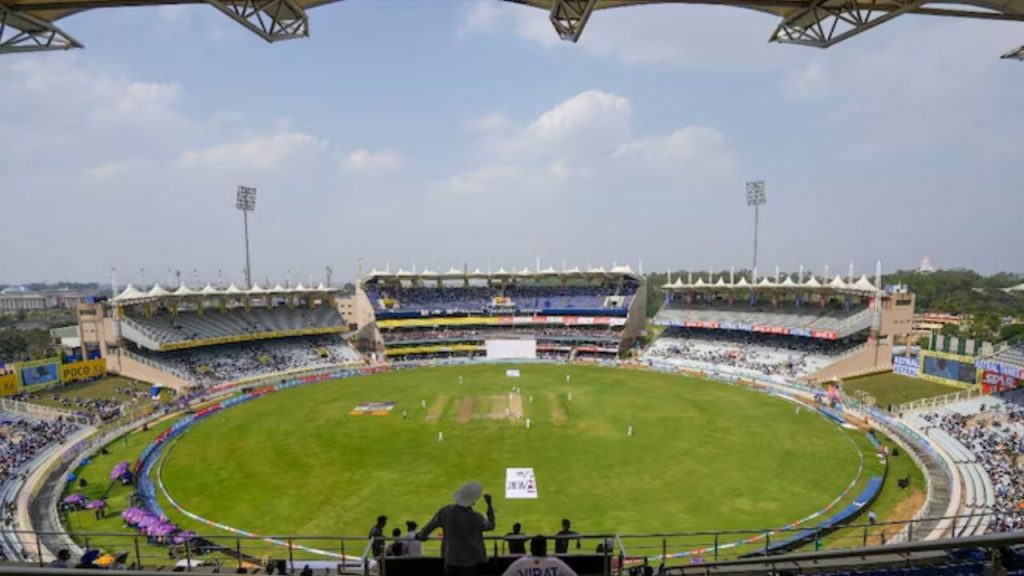Stampede Scare At Ranchi Stadium During Jharkhand T20 Final Fans Injured