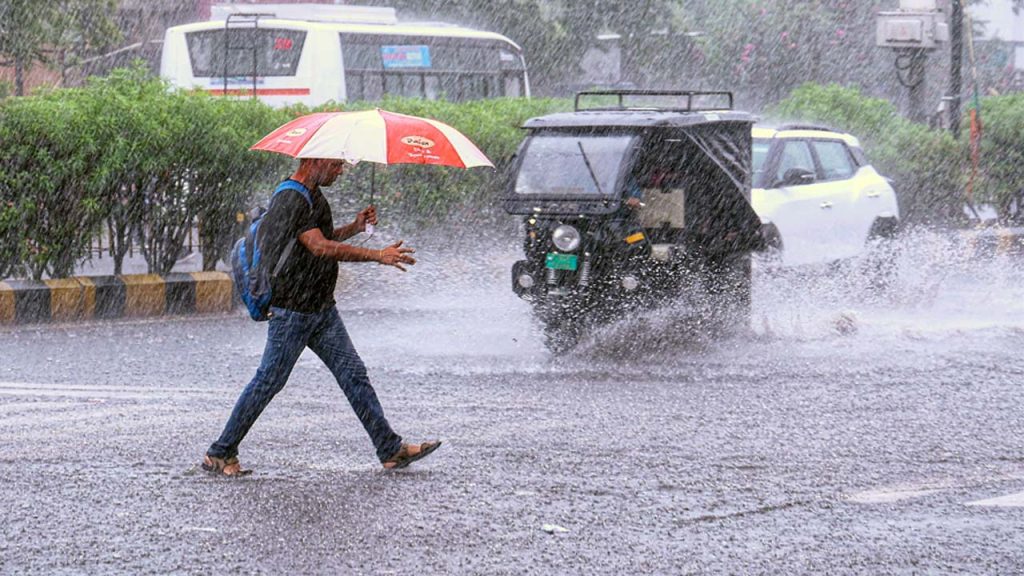 Ap Weather Alert Heavy Rains Thunderstorms Likely In Several Districts Temperatures May Touch 43c