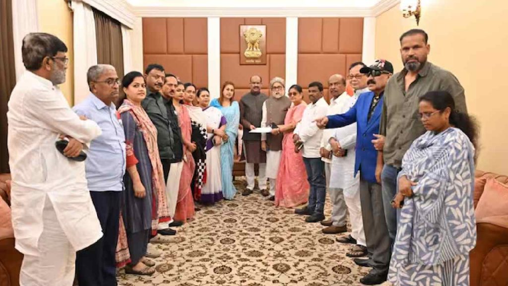 Tmc Rebel Mps Merge With Nationalist Citizens Party Extend Support To Nda