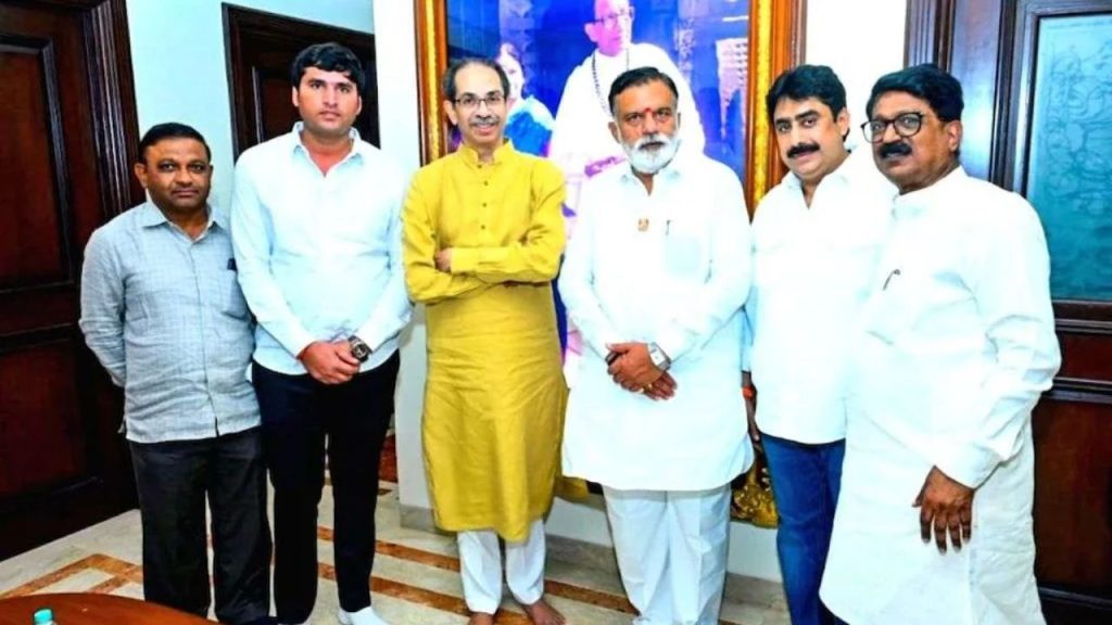 Uddhav Thackeray Meets Mps At Matoshree