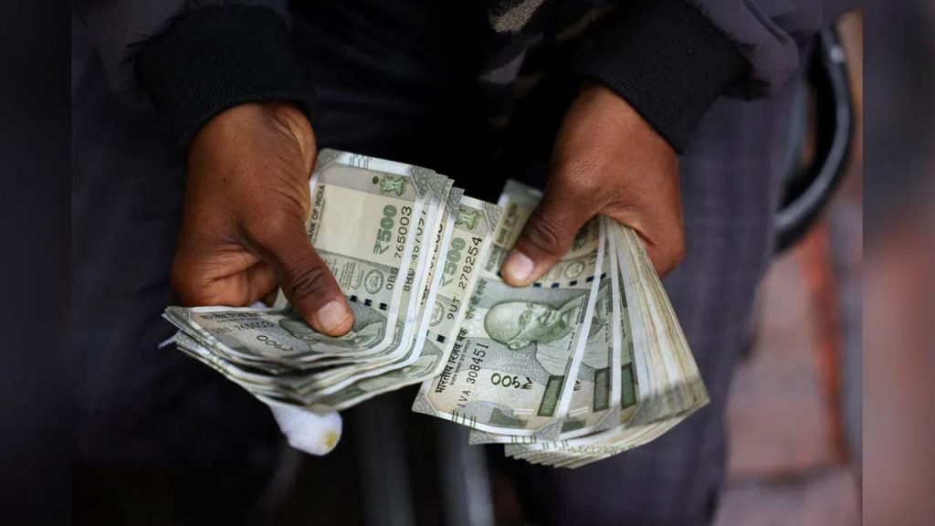 Atm Cash Van Driver Absconds With 17 Lakh In Hyderabad