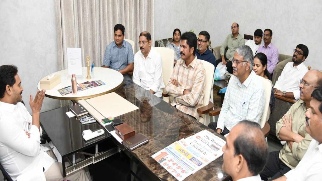Ys Jagan Raises Concerns Over Aarogyasri Implementation Meets Doctors In Tadepalli