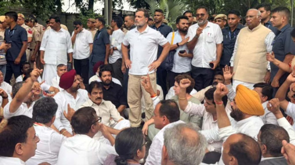 Congress Protest Outside Pm Modi Residence Delhi Rahul Gandhi Kharge Detained
