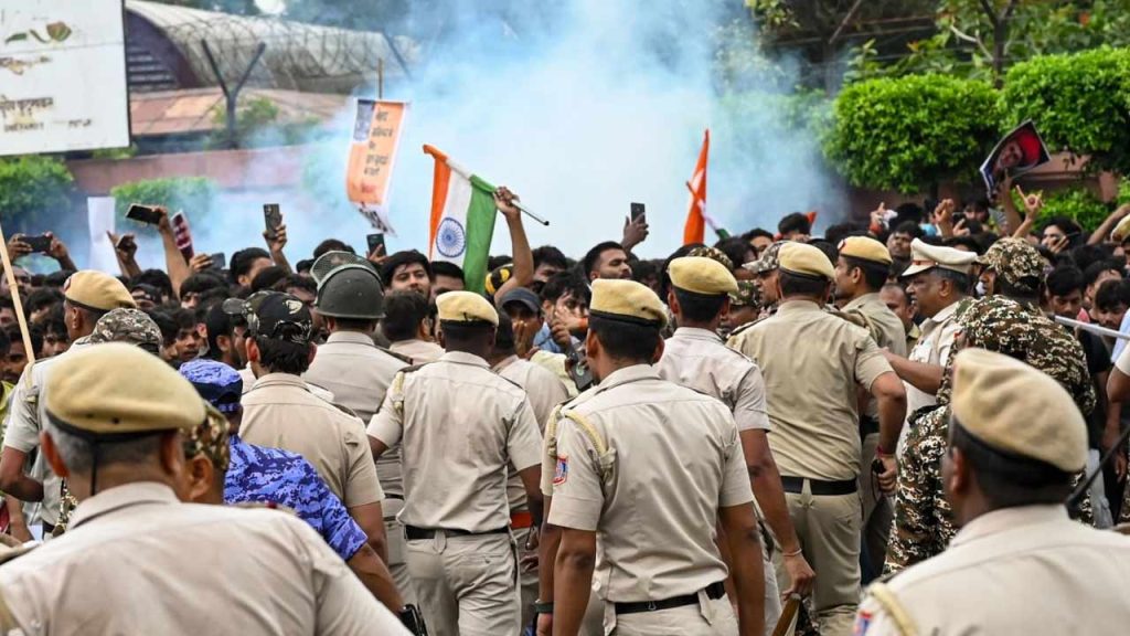 Delhi Police Cancels Leave Of All Personnel Amid Student Protests City On High Alert