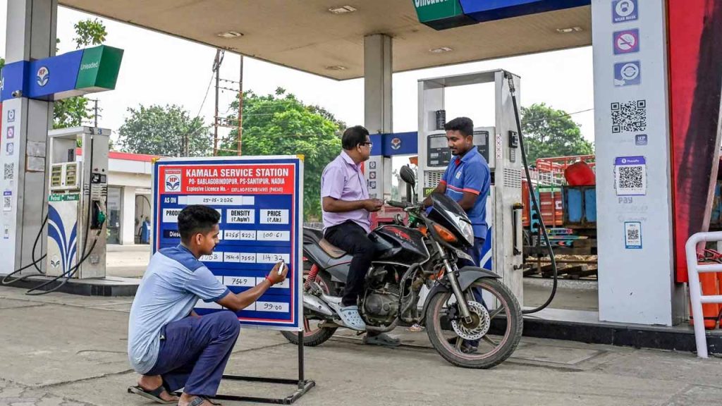 Pure Petrol Cost More Nitin Gadkari E20 Ethanol Blend Iit Kanpur Engine Safety