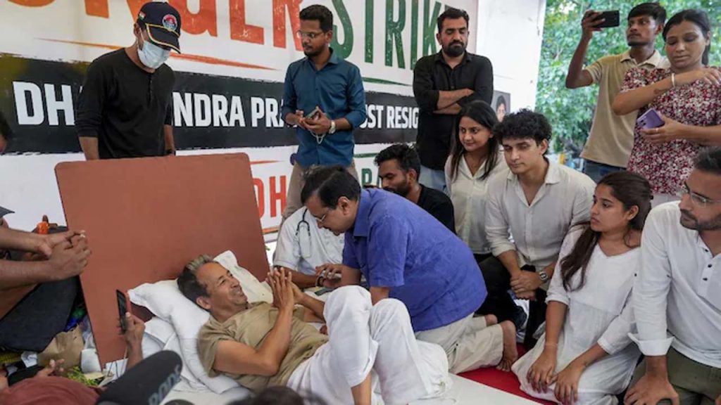Kejriwal Backs Sonam Wangchuk Neet Ug 2026 Protest Jantar Mantar