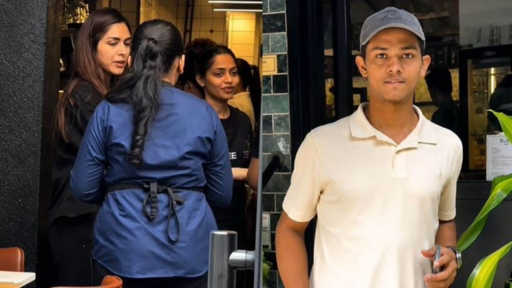 Mrunal Thakur Dating Yashasvi Jaiswal Viral Cafe Video Sparks Relationship Rumours