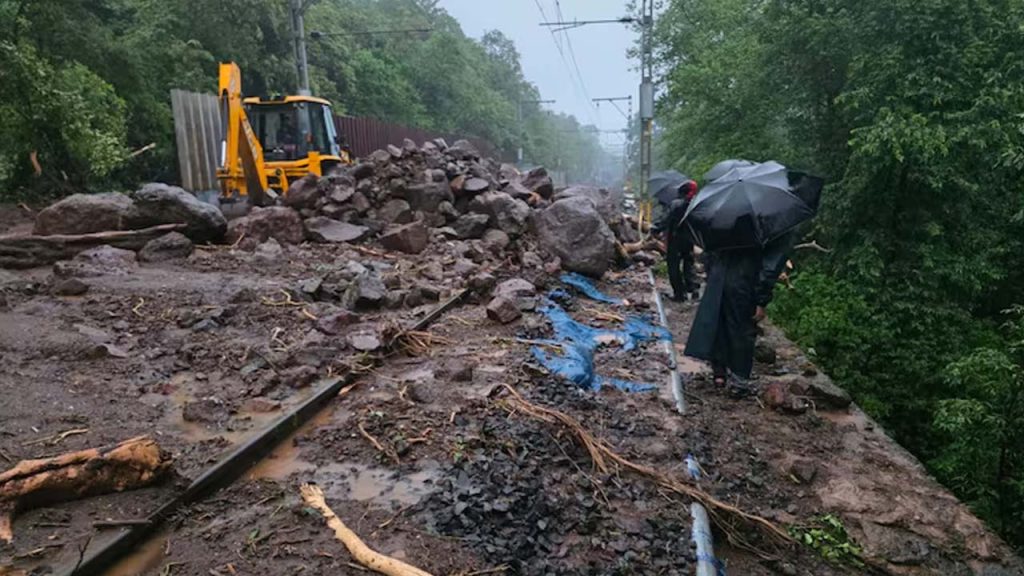 Maharashtra Heavy Rains Mumbai Pune Floods Landslide 13 Dead Red Alert