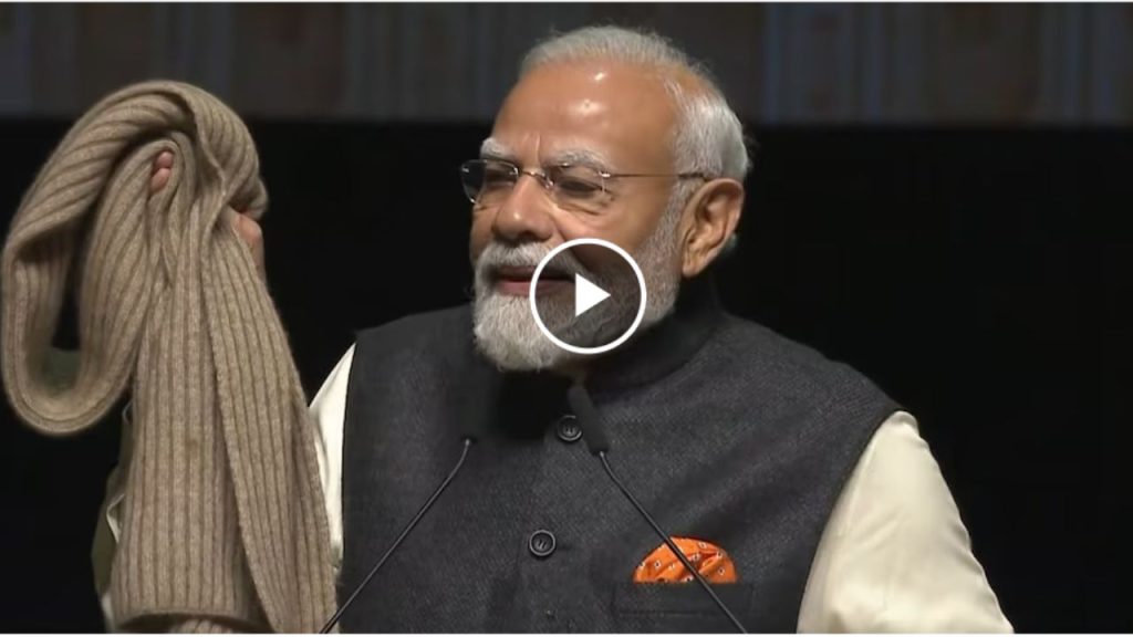 Pm Modi New Zealand Visit Emotional Speech Muffler Gift