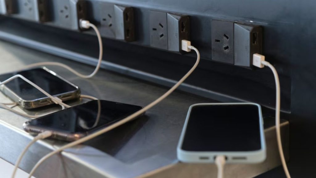 Public Phone Charging Station Bank Account Hacking Risk