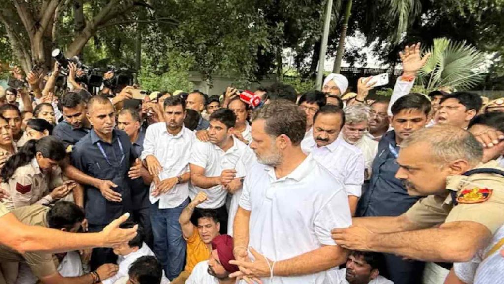 Government Slams Congress Protest Pm Modi Residence Security Threat